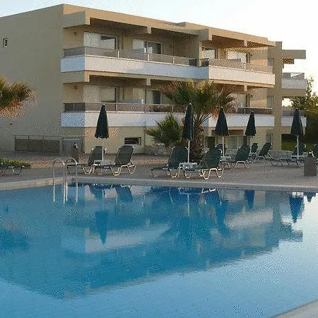 Apladas Beach Ξενοδοχείο 4*